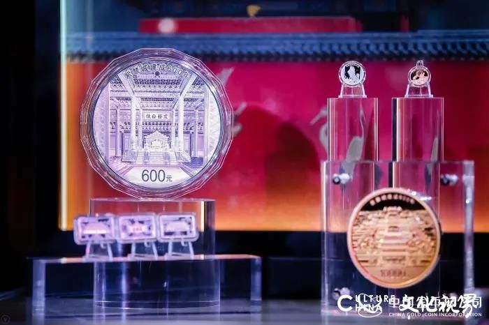 面额10000元 直径90毫米 发行量100枚——紫禁城建成600年金银纪念币来了