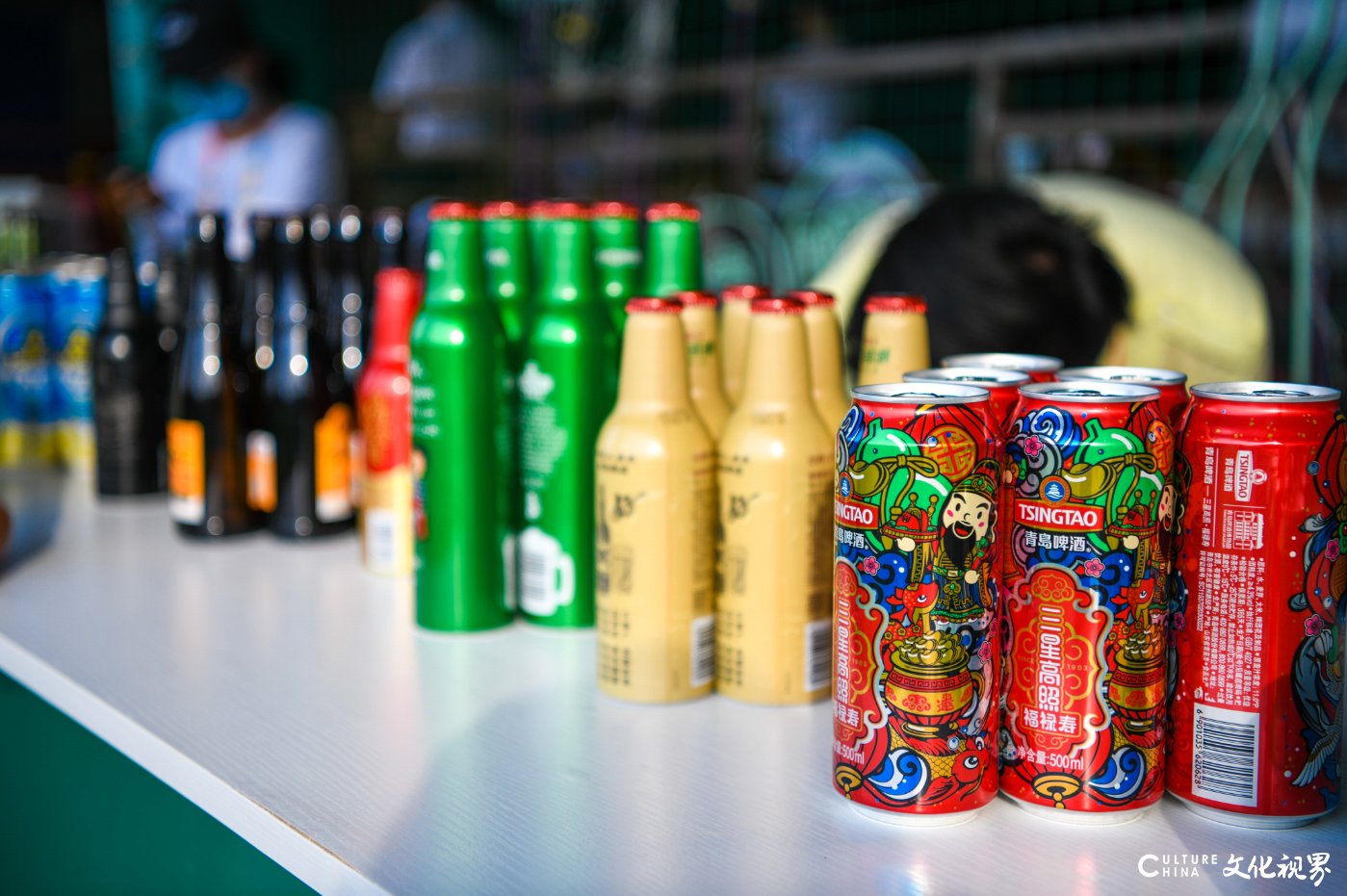 三十年相伴，青岛国际啤酒节“C位”品牌——青岛啤酒，以最独特的魅力带来源源不断的精彩和惊喜