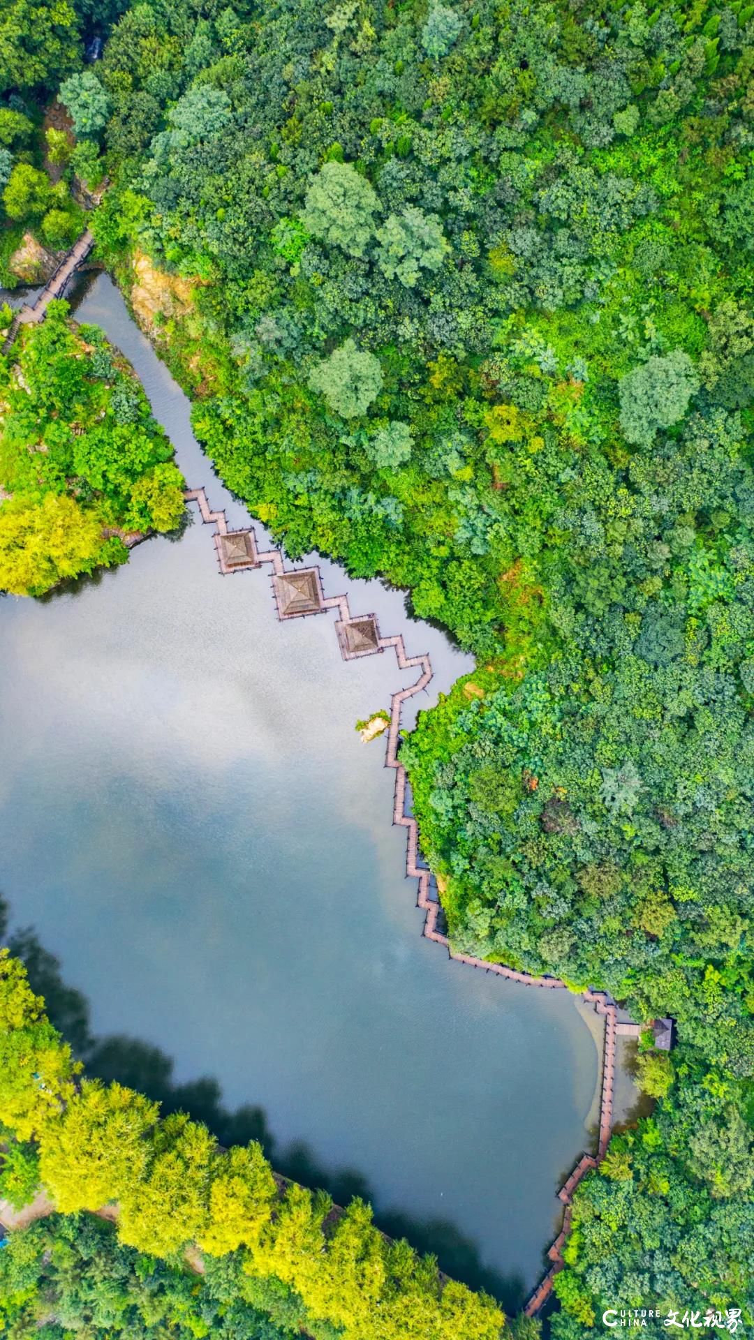 青山如洗 瀑布如练，夏秋之交的济南九如山景色美得不像话