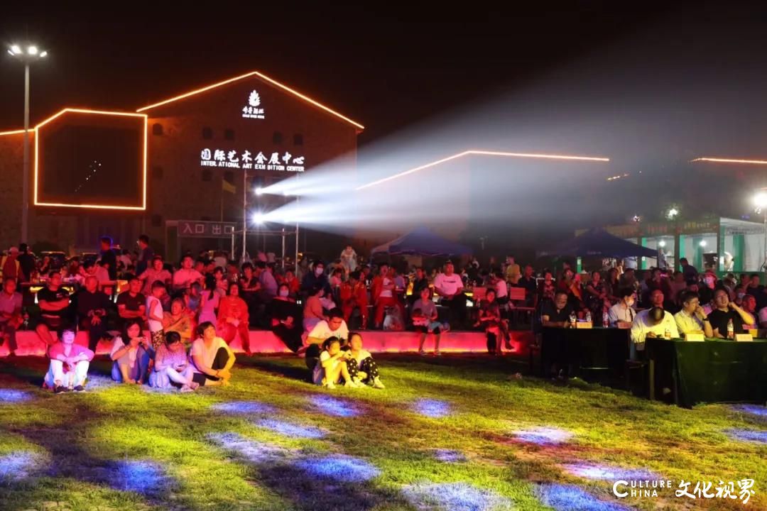 抓住夏天的尾巴  尽享夜晚的繁华——潍坊安丘齐鲁酒地·美酒不夜城邀您“吃喝玩乐”看演出赢大奖