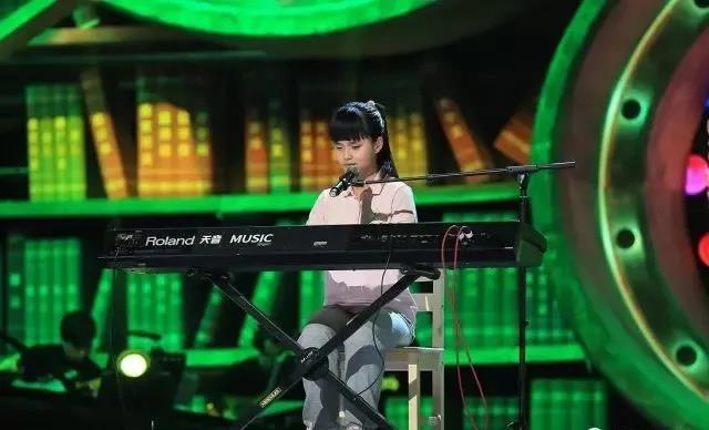 她的琴里有恢复视力的药方——四川全盲女孩靠记忆学习钢琴，理想是考上北京的大学继续学习音乐