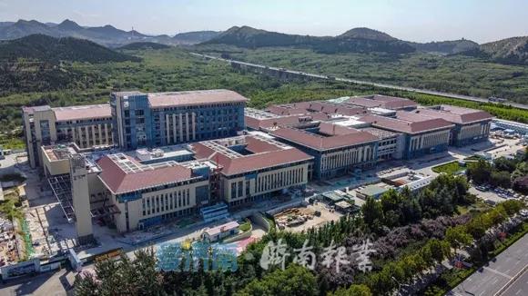 济南长清区第一家三甲医院年底将交付，总占地面积225亩，将设置1200张床位