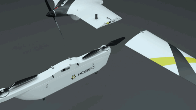 吉利科技集团新款“傲势XC25无人机”亮相，具备大载重、长航时垂直起降的特点，可满足大面积测绘、长时间巡查等需求