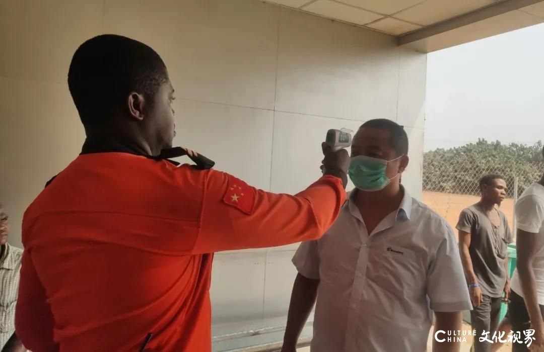 抗疫无国界，新南方集团出品的“邓老清冠饮”等中药饮品为尼日利亚感染者康复发挥了巨大的作用