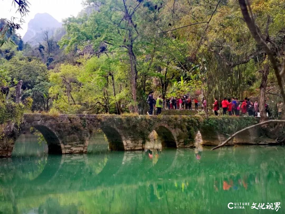 贵州省入选《孤独星球》2020年十大最佳旅行地区之一，嘉华旅游带你领略神奇秀丽的绝色风景