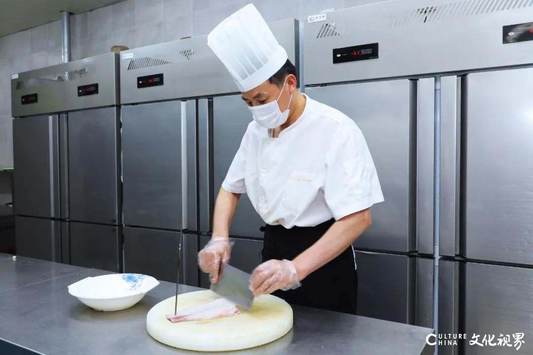  威海文旅集团|江河与大海的馈赠孕育着不同的鲜香，叫朋友来威海尝尝刚捞上来的河海鱼鲜