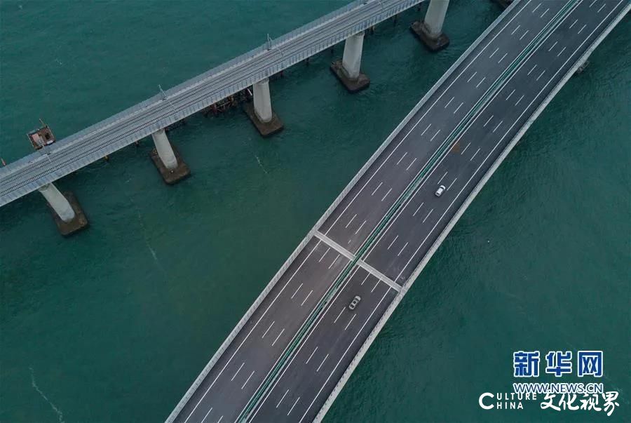 中国力量打破“建桥禁区”，世界最长跨海峡公铁两用大桥面试通车