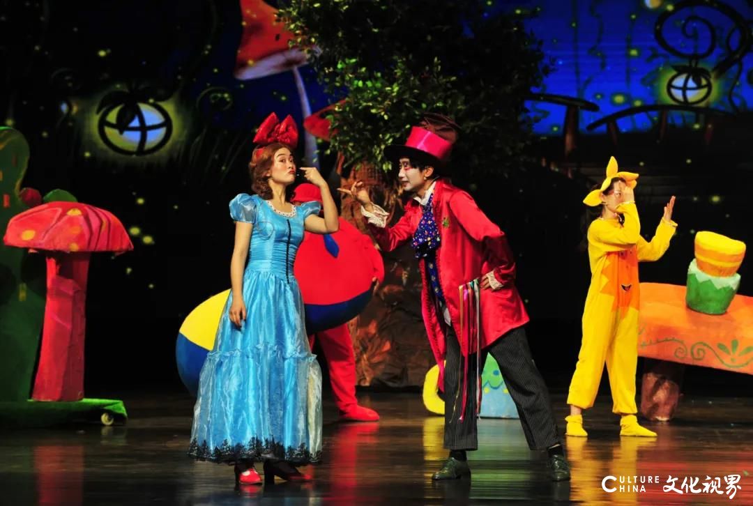 依于心 终于梦——山东省会大剧院10月31日邀你一起与爱丽丝开启梦中奇幻之旅