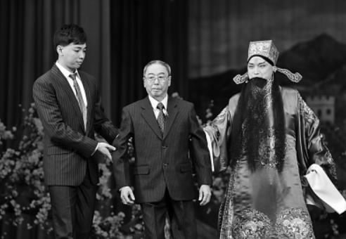 《沙家浜》名角、京剧表演艺术家谭元寿逝世，享年92岁