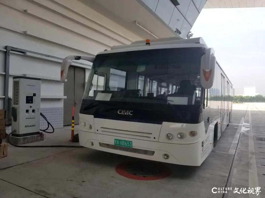 第四届中国(北京)国际电动车充电技术展览会隆重举行，积成电子荣膺“中国充电设施行业十大影响力品牌”