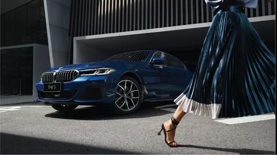 “新BMW 5系城市限定日”10月17日在山东省会大剧院开启，邀你感受极致豪华，驭享自由人生