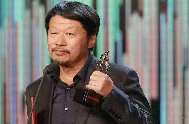 鲁籍导演孔笙凭《大江大河》获得第30届中国电视金鹰奖最佳导演奖，童瑶获封最佳女演员
