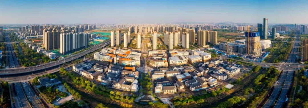 济南市“类海外”环境建设推进会召开，印象济南·泉世界被授予济南首家国际化街区试点单位