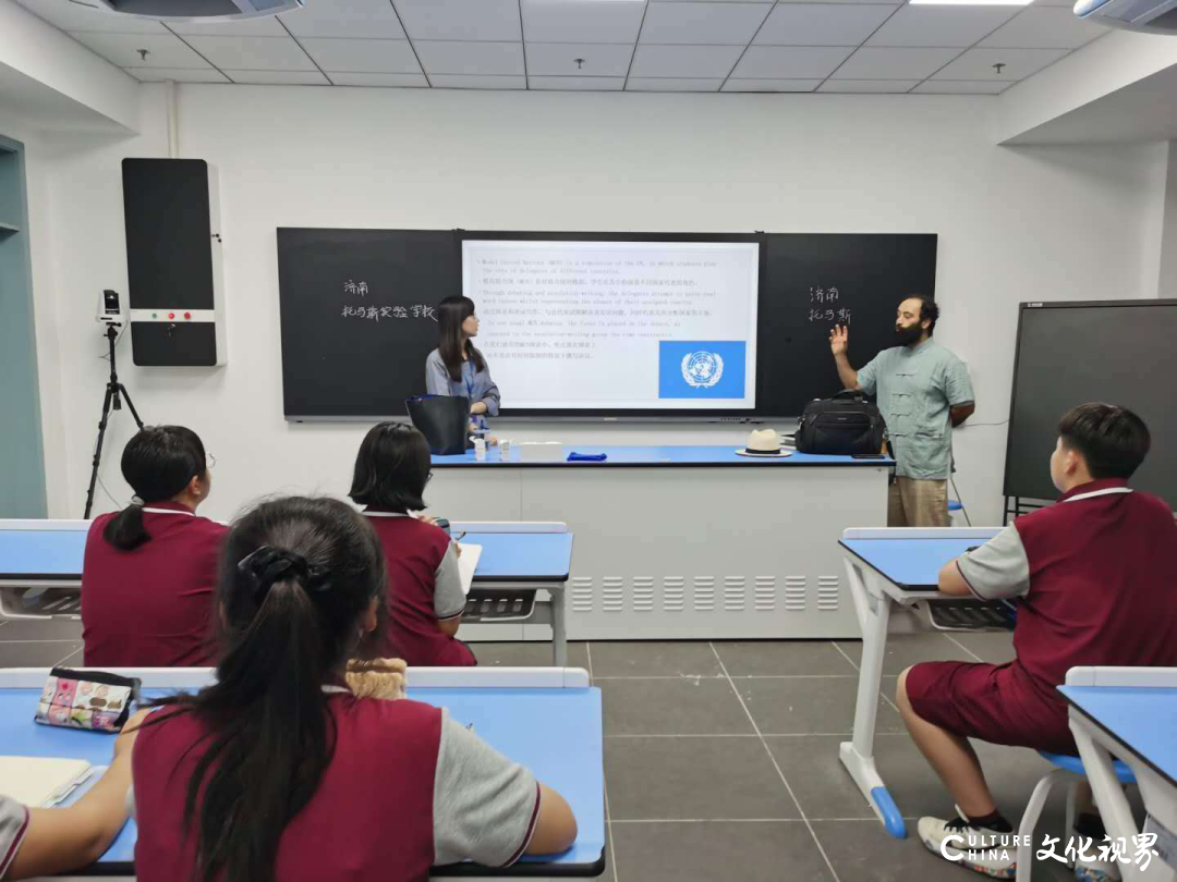 济南托马斯学校设立模拟联合国选修课及社团活动，让学生们从小拓展国际大视野