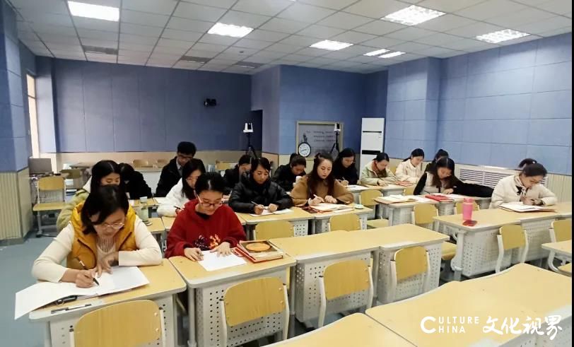 济南高新区汉峪小学语文教师展开专题研究，探讨6至9岁学生的阅读教学之路