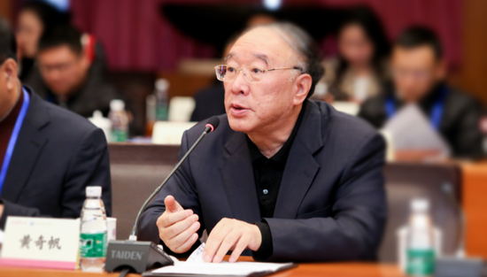 重庆市原市长黄奇帆在“2020秋季莫干山大会”上指出：算力是数字经济时代，国家竞争力高低的核心指标