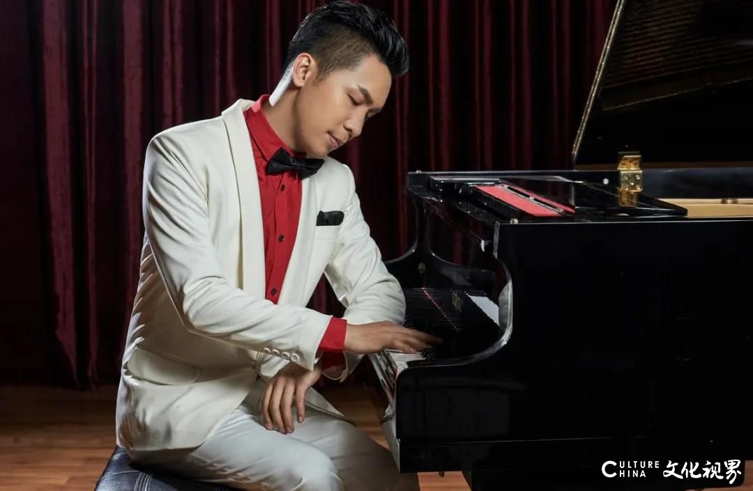 他是感动过亿万国人的“国民钢琴家”——“夜的钢琴曲-石进钢琴音乐会”将于2021年1月3日在山东省会大剧院重磅上演