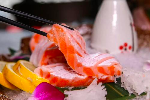 极鲜刺身拼盘+美味鳗鱼两吃+豪华铁板烤物……济南大明湖·和彩日本料理双11“双人会席套餐”暖心上线