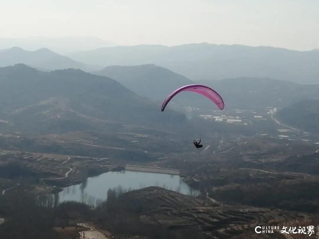 放飞梦想，飞跃平凡——恒信·临朐九山薰衣草小镇首届航空运动文化节隆重举行