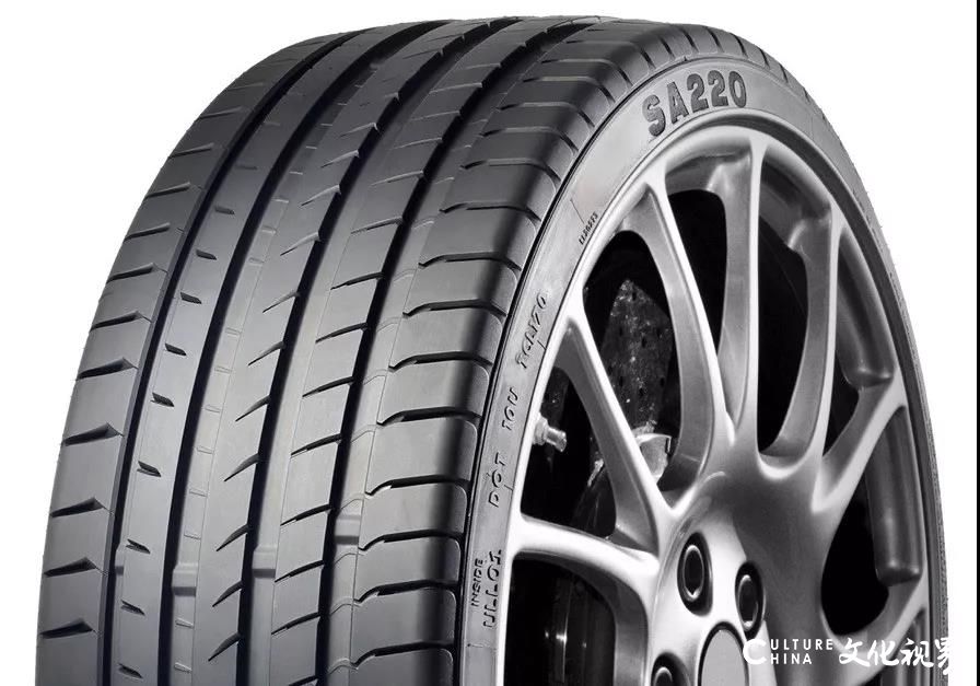 玲珑轮胎隆重推出玲珑SA220、玲珑CS820两款乘用车轮胎新品，将实现更短的干湿地刹车距离及精准的操控性
