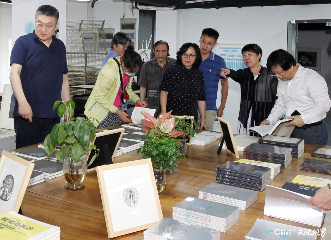 江苏省美术馆承担的“水印版画材料与技术研究实验室”等江苏两家部级重点实验室顺利通过评估
