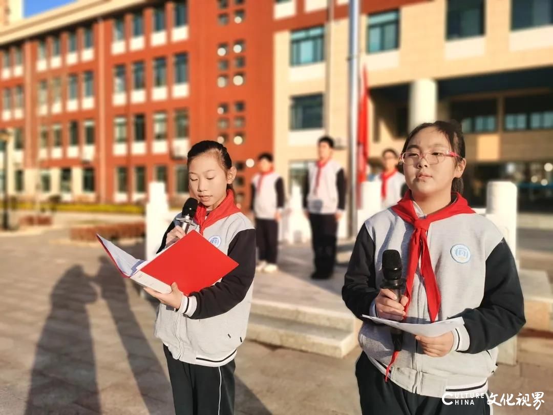 济南高新区劝学里小学举办抗美援朝纪念活动，表达对先烈们的敬意与哀思