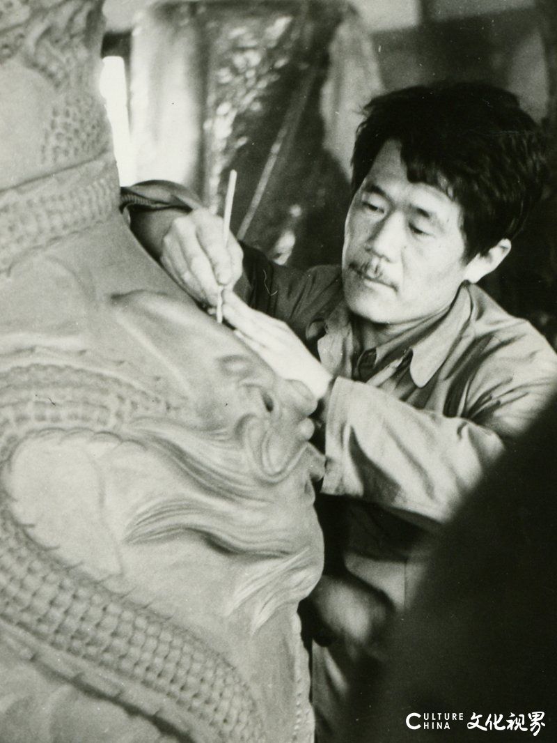 一个陶瓷艺术大师的人间正道——记淄博华光国瓷艺术设计总监何岩