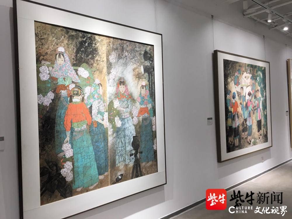 “与时舒卷——徐惠泉作品展”在苏州大学美术馆开幕，展出近30年122件代表作品