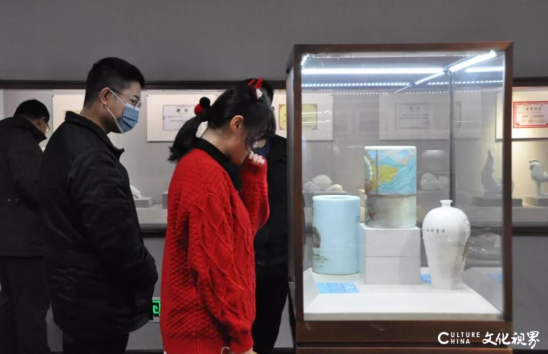 “50如一 何岩陶瓷艺术设计五十年作品展”在淄博华光国瓷文化艺术中心隆重开幕