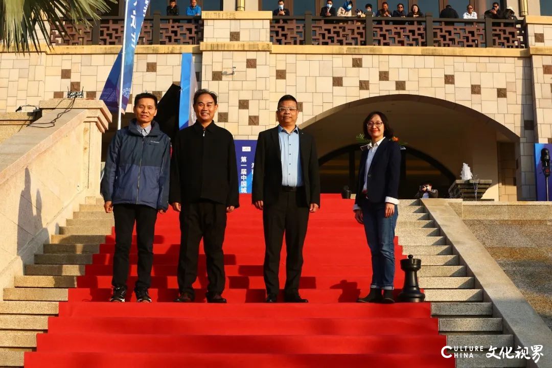 海南棋子湾上演国象红毯秀，棋手大咖盛装出席迎新年