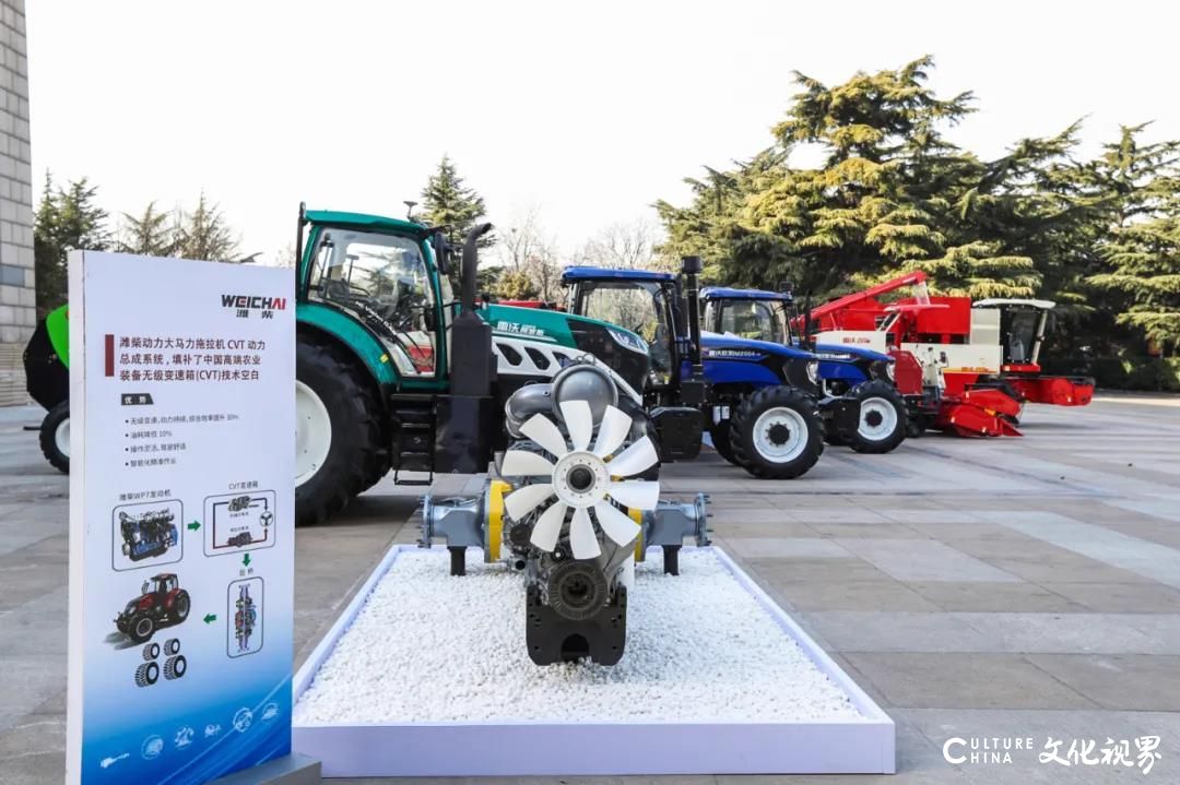潍柴集团正式完成对雷沃重工的战略重组，将在潍坊打造全国最大的高端农业装备制造基地