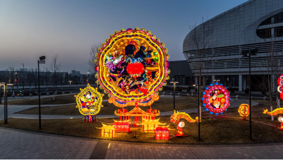 中铁·青岛世界博览城“金牛迎春花灯节”盛大启幕，点亮独家“新年仪式感”