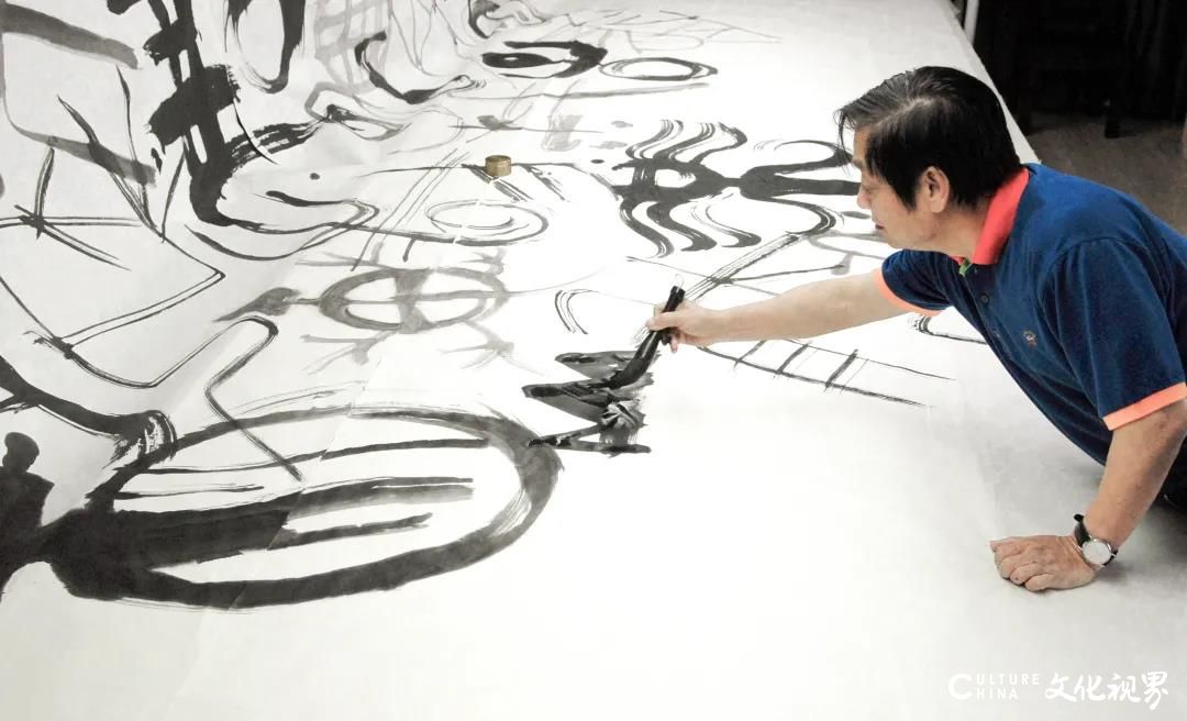 玩得就是这么潮！著名艺术家韩美林携手国际潮玩BEARBRICK打造艺术新风尚