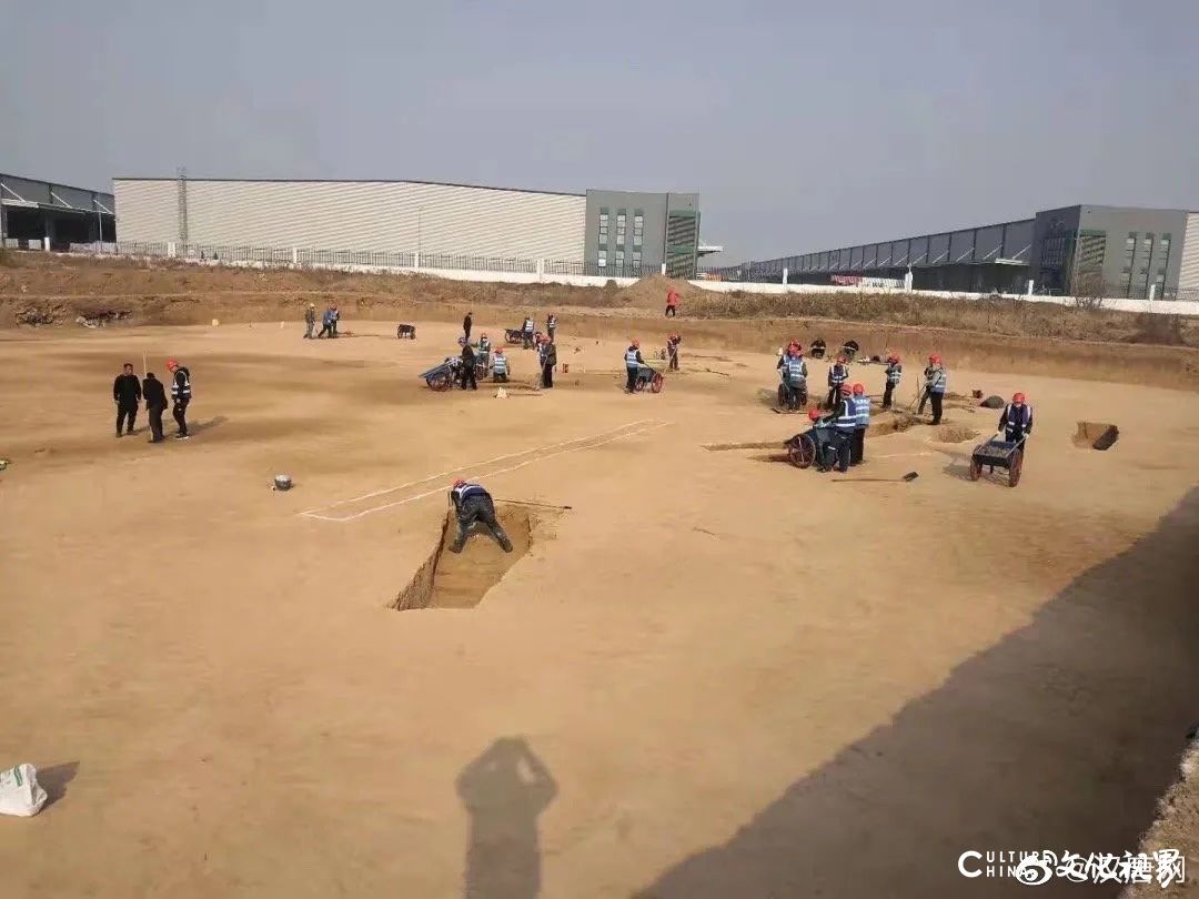 西安机场扩建发现3500多座古墓，网友神评论：地上没开盘，地下住满了
