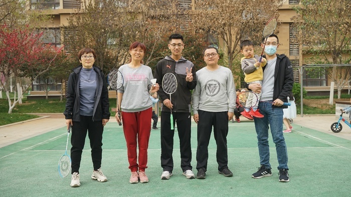 首届“绿地友邻杯”绿地（济南）业主羽毛球挑战赛即将开赛，专业培训提前开练