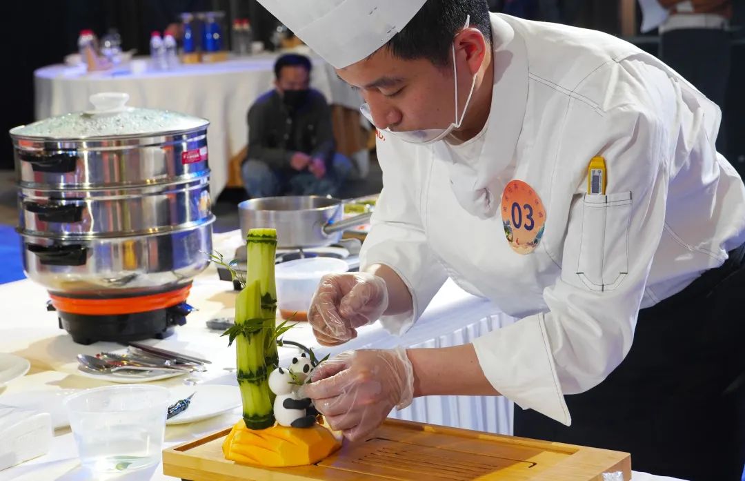 景阳春·景⑧山东美食大赛第12站成功在济南银丰华美达酒店举办，各色鲜香菜品令人垂涎