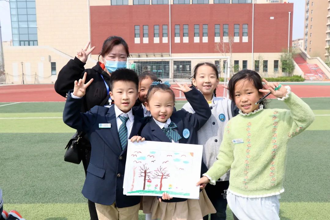 济南高新区劝学里小学开启“校园开放月”，让家长零距离、全方位地融入校园生活