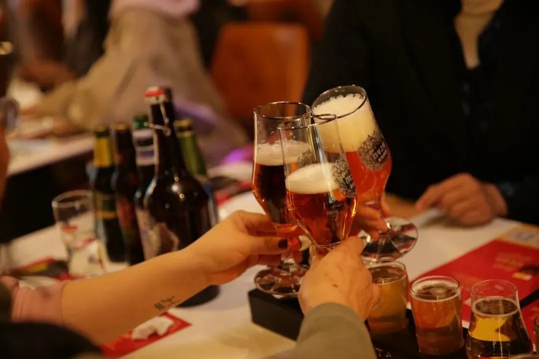 青岛啤酒“百店百场，魅力质量品鉴会”在全国数十个城市火热开展