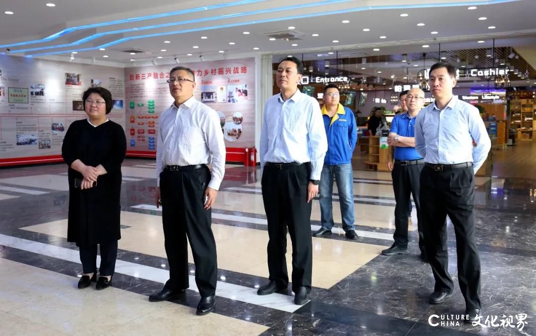 潍坊海关关长王波一行到得利斯集团调研，以便提供更好的“量体裁衣”式服务