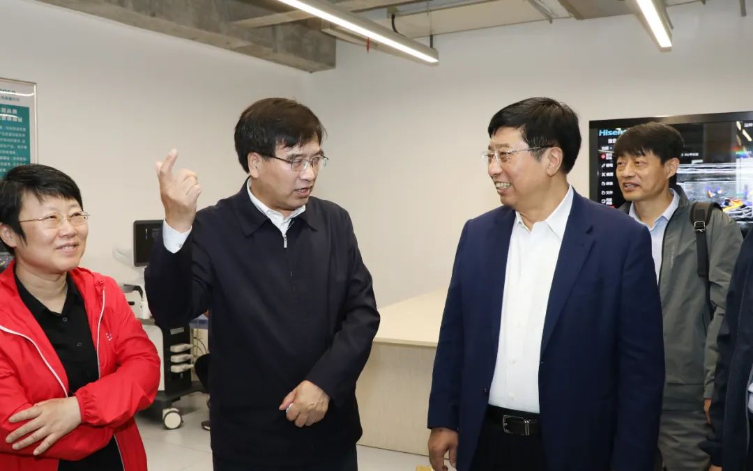 国家药品监督管理局副局长徐景和调研海信彩超产业拓展，鼓励产业创新发展
