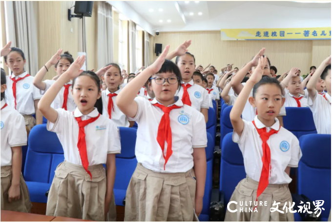 济南高新区劝学里小学举行“红领巾心向党·争做新时代好队员”一年级入队仪式
