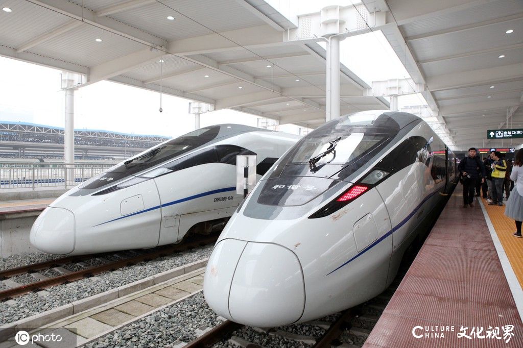 全国铁路6月25日实行新列车运行图，苏州北等站首开始发进京高铁，二等座增加USB充电接口
