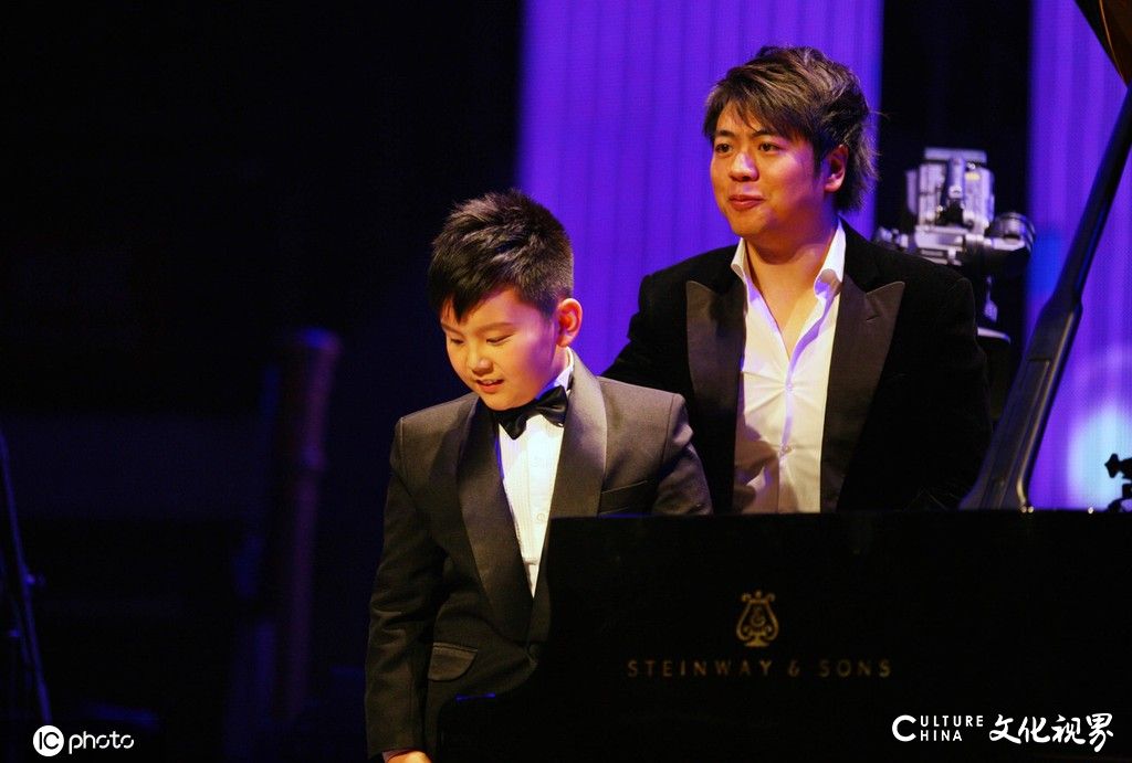 郎朗率弟子今晚在济宁倾情演奏，少年钢琴家陈坦锐回家乡助阵