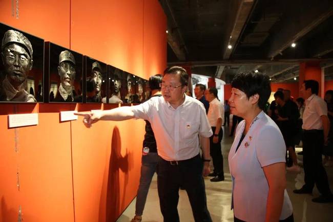 山东工艺美术学院庆祝中国共产党百年华诞艺术与设计主题创作展开幕
