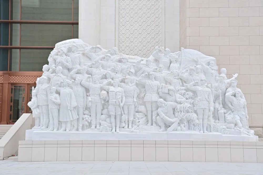 中国共产党历史展览馆正式开馆，中央美院创作主题雕塑《信仰》馆前矗立