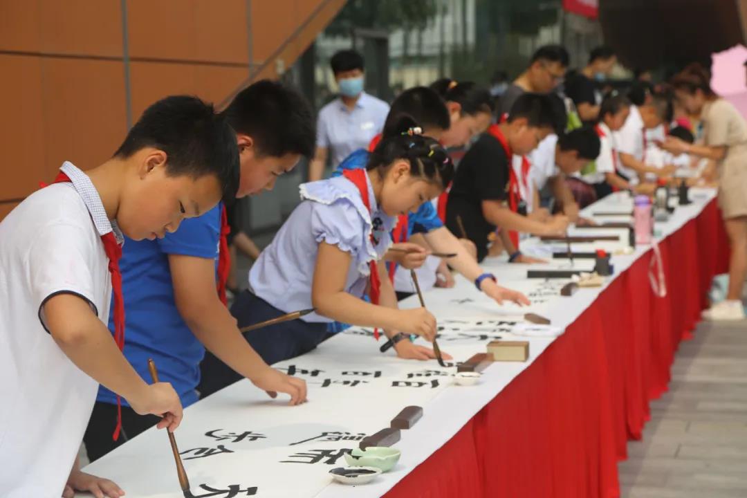 “书百米长卷·庆建党百年” 书法主题创作活动在山东书城隆重举行