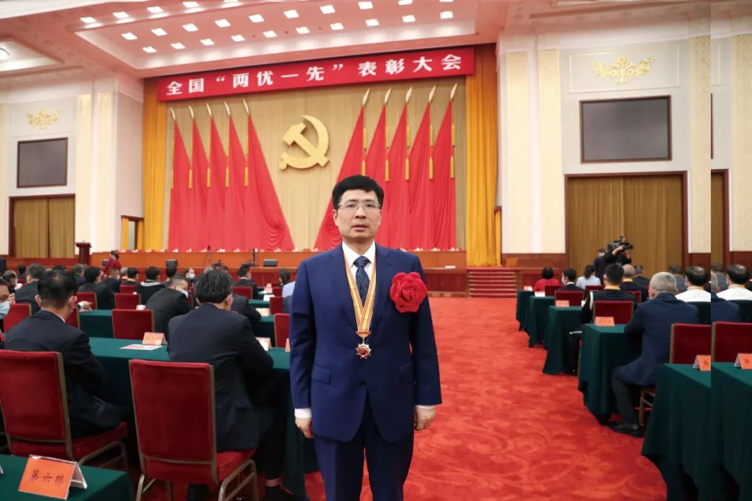海尔集团总裁周云杰荣获“全国优秀共产党员”称号