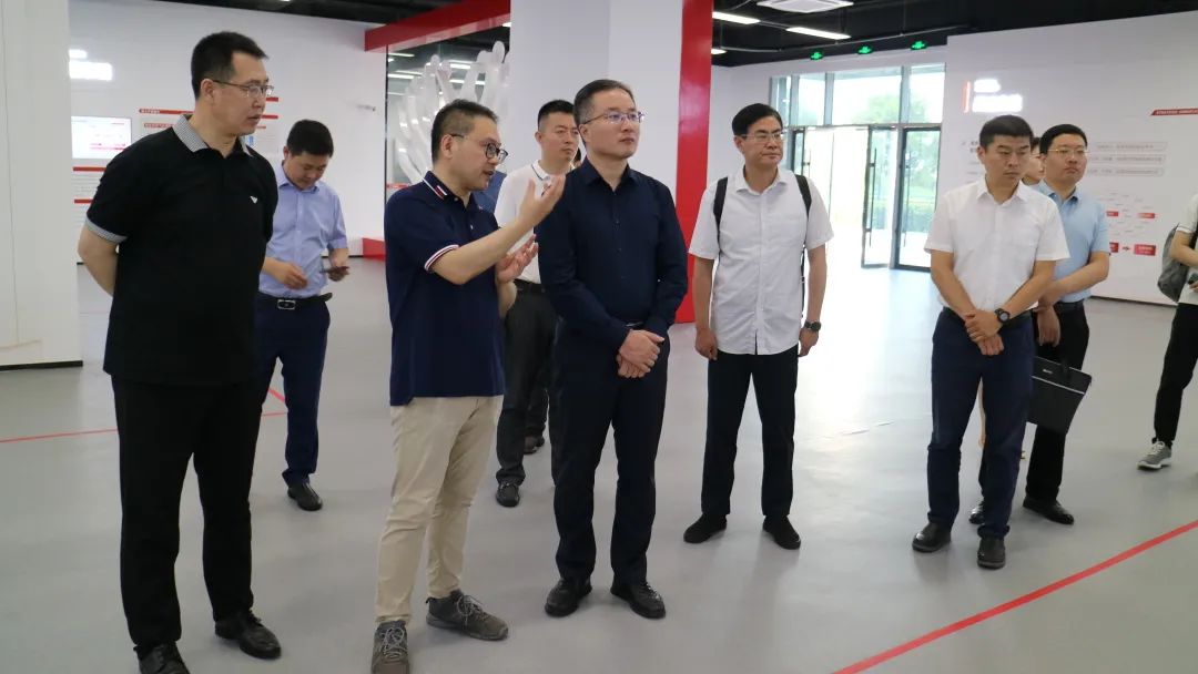 青岛市高级专家协会秘书长及青岛上海实训队相关领导到海尔智谷产业园实地调研