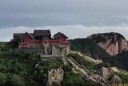 纪录片《脉动泰山》在央视播出，讲述“中国的世界遗产”泰山的“山”与“水”