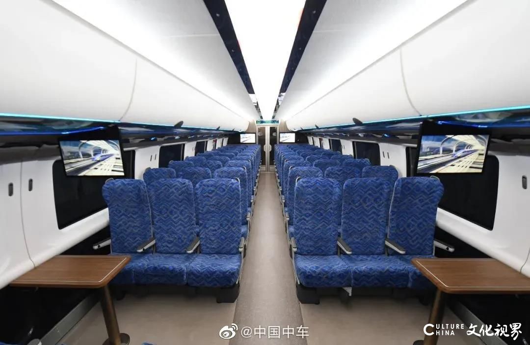 “贴地飞行”！世界首套时速600公里高速磁浮列车在青岛中国中车成功下线
